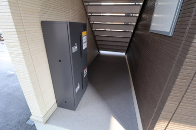 【ロビー】 | インサイドモート | 宅配ボックスがあります