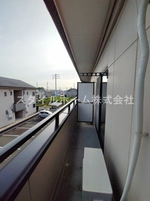 【バルコニー】 | ヴェルデ・ジャルディーノA | 暖かな日差しのふりそそぐバルコニー