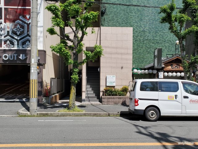 紙谷第３マンション　仲介手数料無料のエントランス