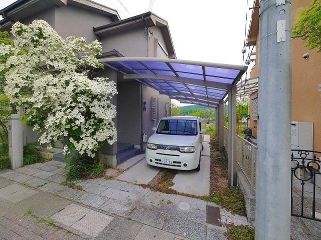 中町戸建の駐車場