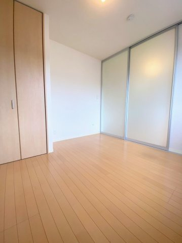 シャーメゾン下津野の洋室
