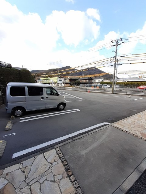 【駐車場】
