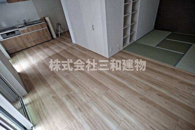 ノイエなりますの内装