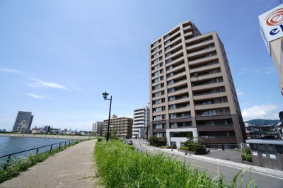 【外観】 | 【上質リフォーム】藤和観音ホームズリバーサイドスクエア | 現地（2023年7月22日11：00頃）撮影