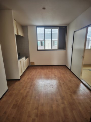 【居間・リビング】 | 石橋ハイツB | 使いやすい居間です