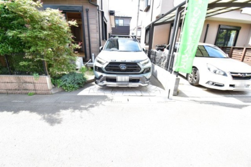 桶川市末広3丁目　中古一戸建ての駐車場