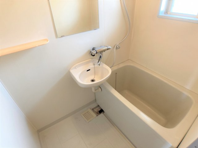 ヒルトップ田村の浴室