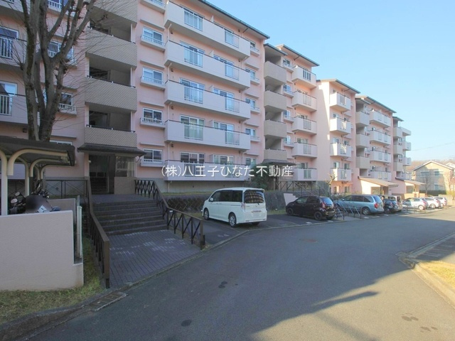 祝成約済み　八王子パークヒル宇津木台第二団地　３号棟　八王子市　中古マンションのエントランス|～仲介手数料無料☆八王子ひなた不動産～八王子パークヒル宇津木台第二団地　３号棟