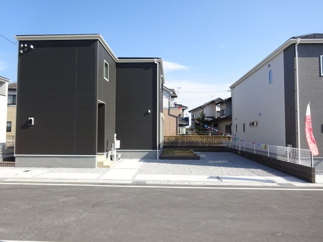 リーブルガーデンS前橋上新田町第8　4号棟の駐車場|駐車スペース４台分ご用意してあります