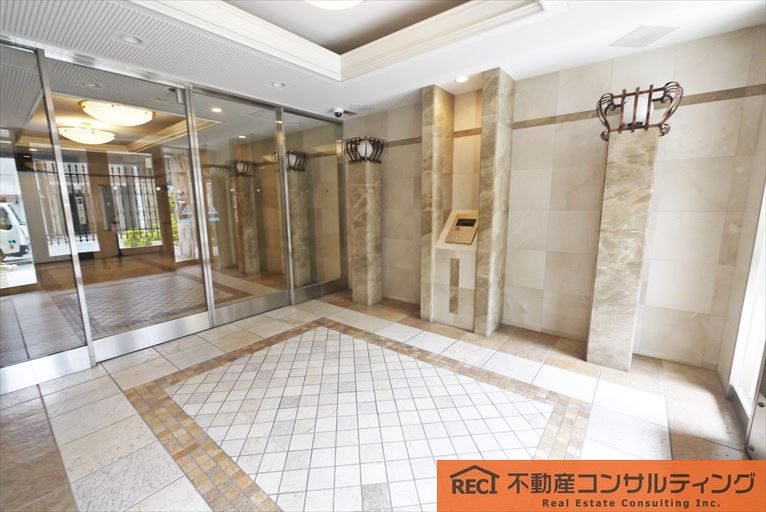 プレサンス神戸駅前グランツのエントランス