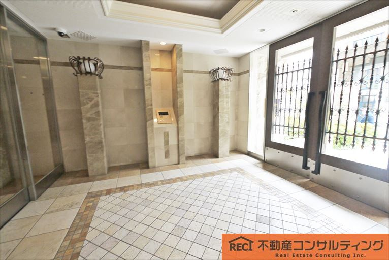 プレサンス神戸駅前グランツのエントランス