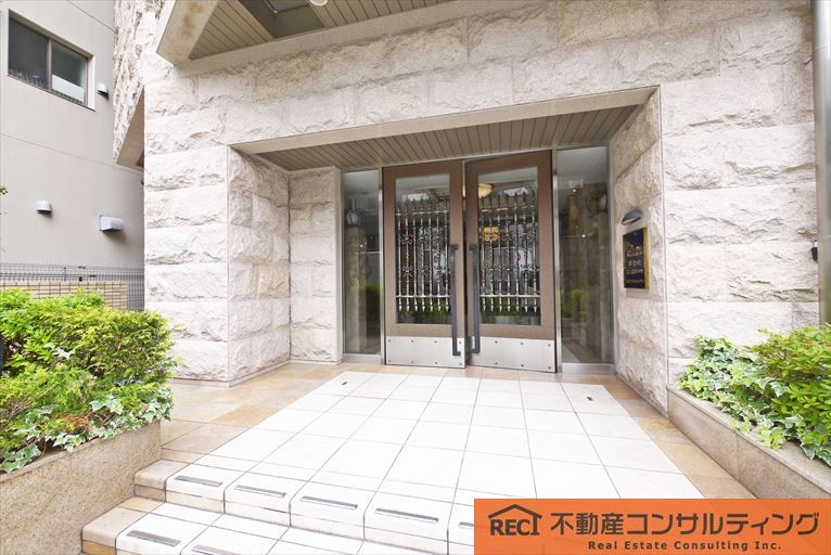 プレサンス神戸駅前グランツのエントランス