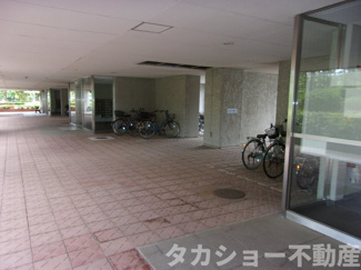 【エントランス】 | 建物の内部です