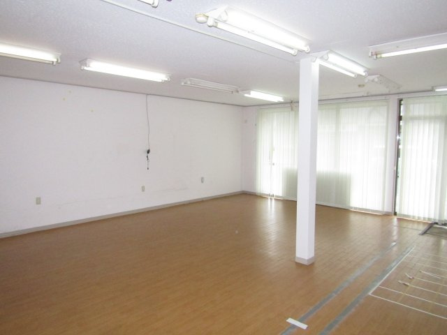 荒木店舗の居間・リビング