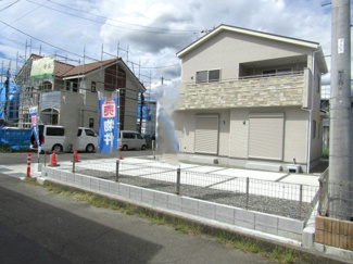 【前面道路含む現地写真】 | 前面道路含む現地写真です