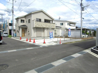 【前面道路含む現地写真】 | 前面道路含む現地写真です