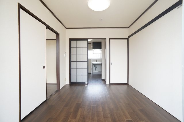 ドゥエル若宮の寝室|洋室6.0帖♪