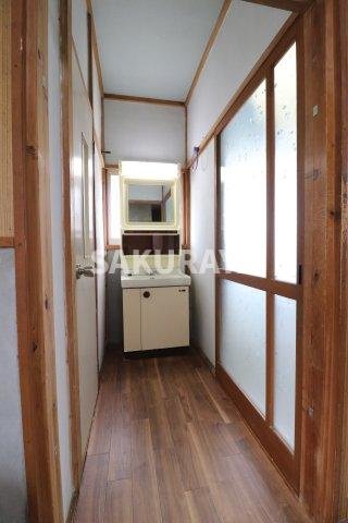 大岩町　そらうみ貸家の洗面所|2023年撮影。現況と異なる場合がございます。