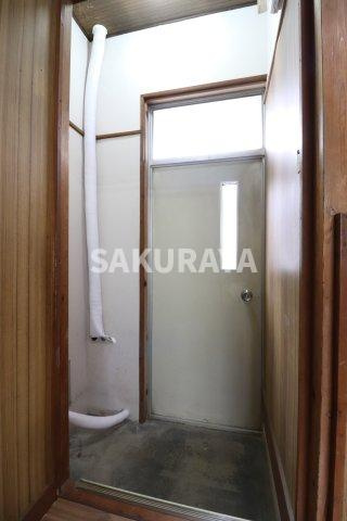 大岩町　そらうみ貸家の玄関|2023年撮影。現況と異なる場合がございます。