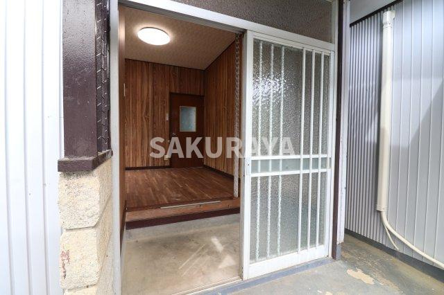 大岩町　そらうみ貸家の玄関|2023年撮影。現況と異なる場合がございます。