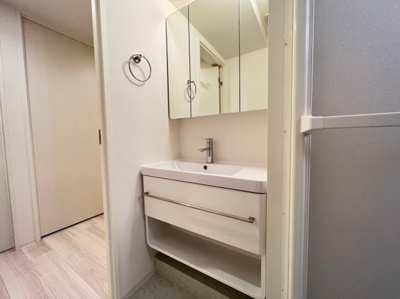 【独立洗面台】 | セレニテ本町リアン