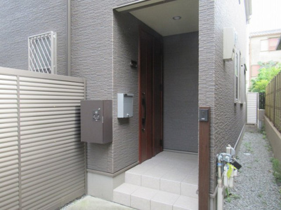 【エントランス】 | 東大阪市松原1丁目戸建貸家（吉田賃貸） | エントランスです