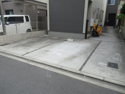 【駐車場】 | 東大阪市松原1丁目戸建貸家（吉田賃貸） | 駐車場があるので、車を買う予定の方も安心です