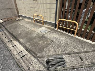 【駐車場】 | グランシャリオ　つが