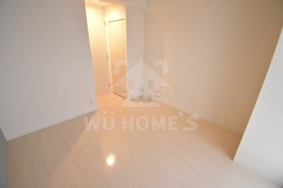 【その他】 | APRILE南森町 | コンパクトで使いやすい洋室です