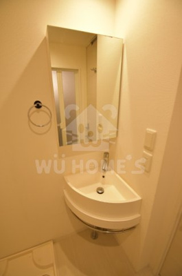 【その他】 | APRILE南森町 | 独立洗面化粧台が付いています