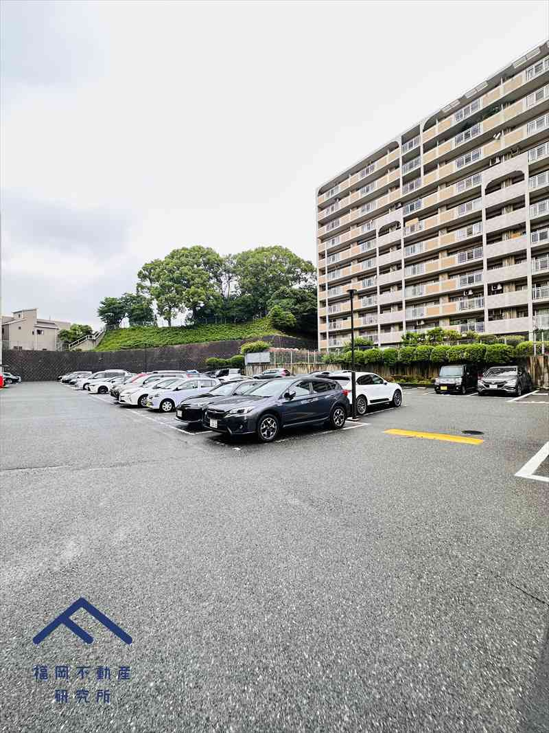エバーライフ東平尾公園IIの駐車場