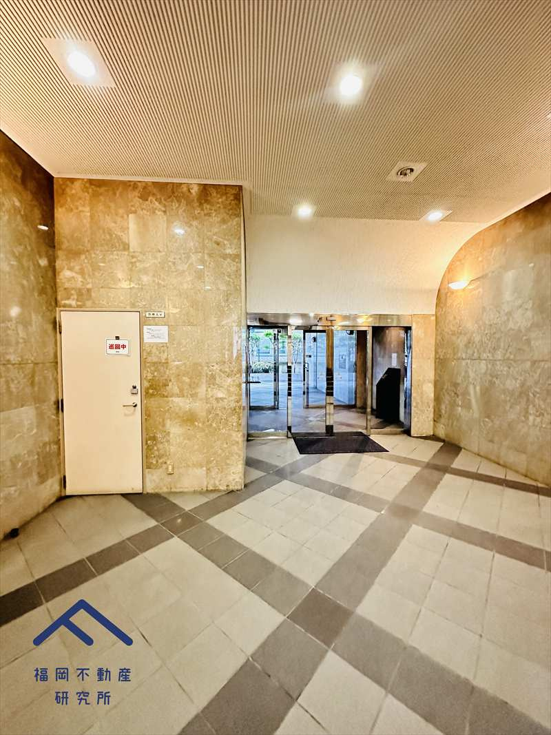 エバーライフ東平尾公園IIのエントランス