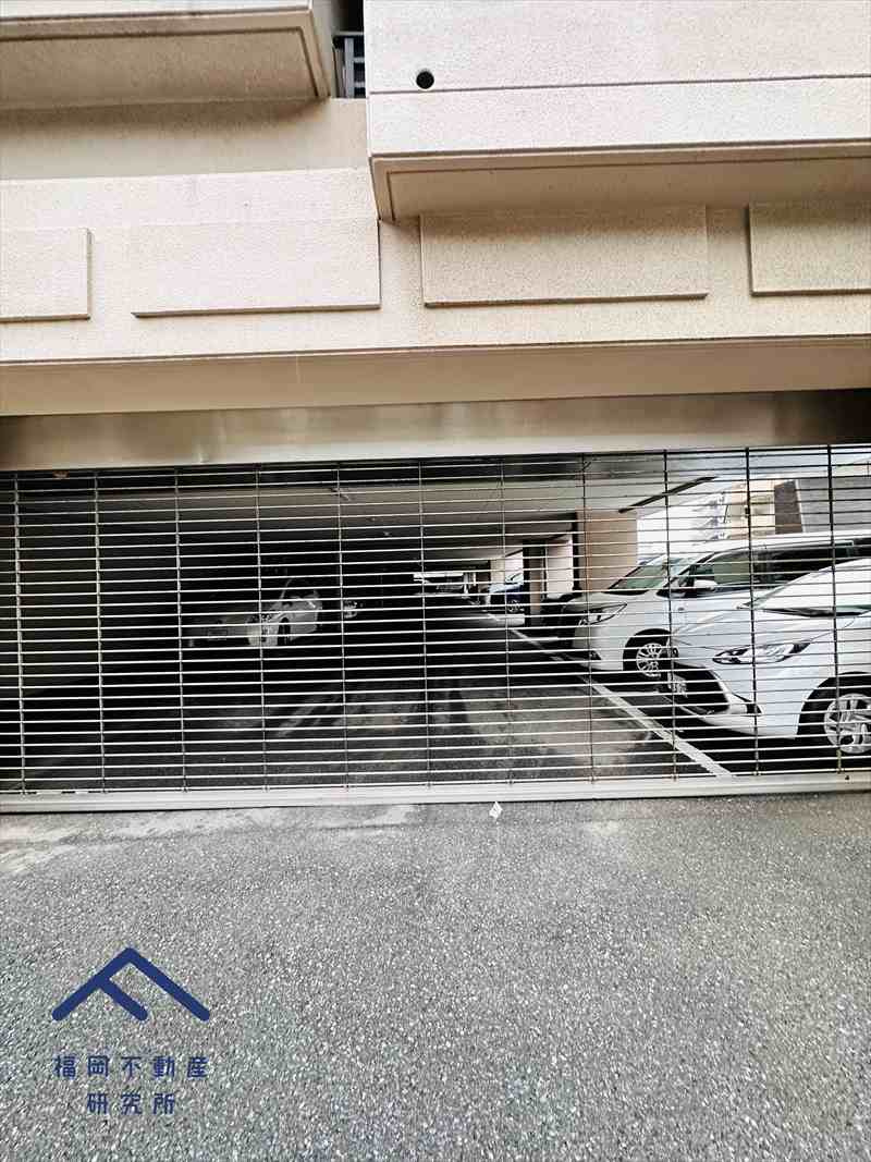 ルネッサンス21吉塚駅前の駐車場