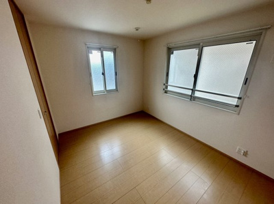 【洋室】 | グランシャリオ天美