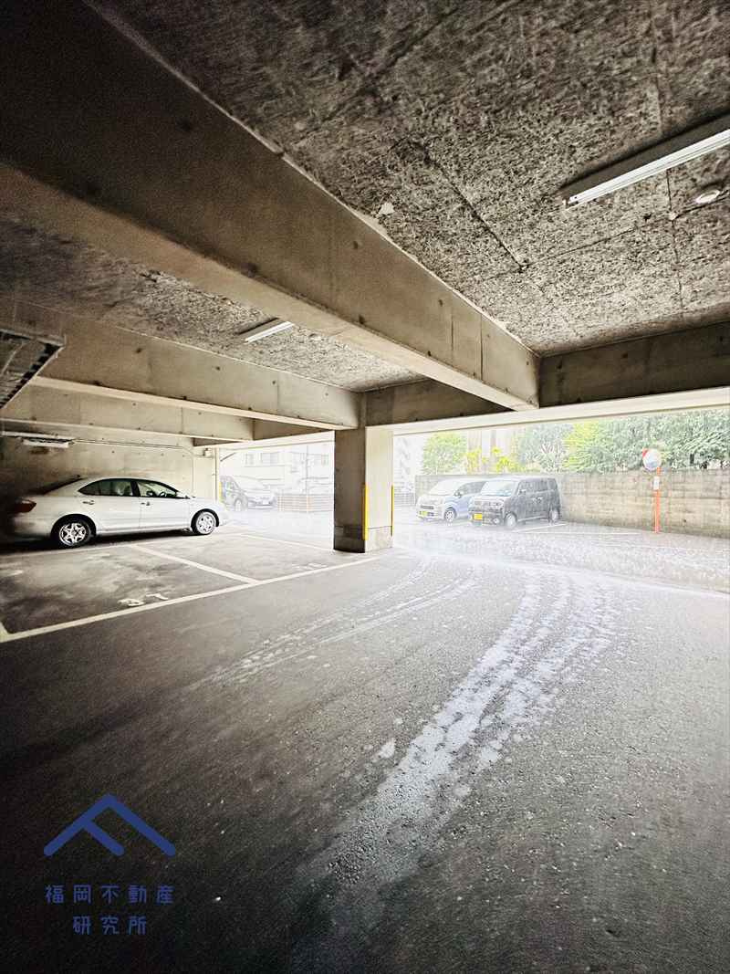チサンマンション祇園の駐車場