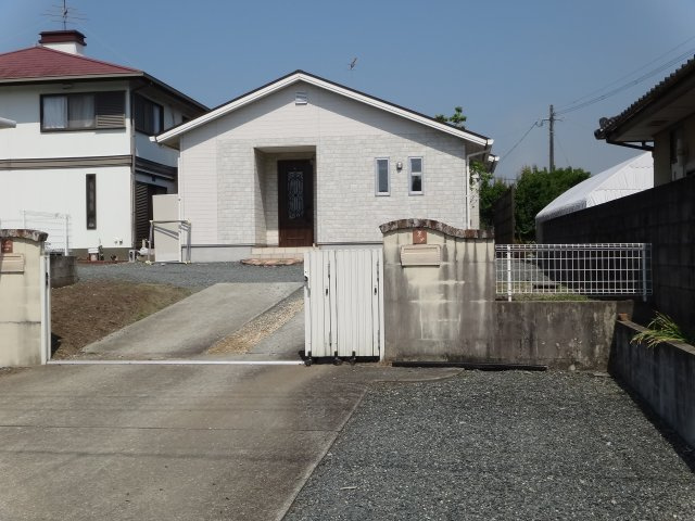 原水南方貸家の駐車場|車をお持ちの方に嬉しい駐車場２台付きの物件です