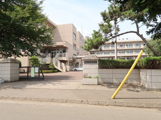 所沢市立安松中学校まで300ｍ