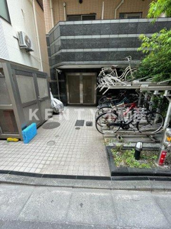 【エントランス】 | ゆとりのあるエントランスです