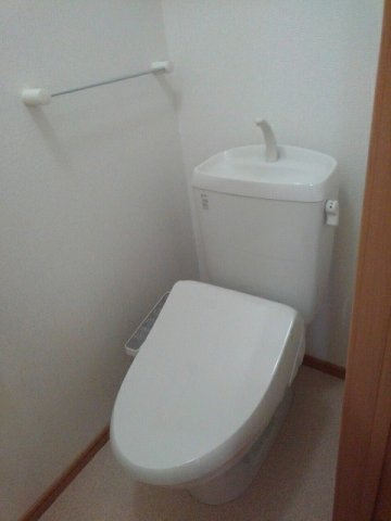 ジェネシス　Ⅲのトイレ|落ち着いた色調のトイレです