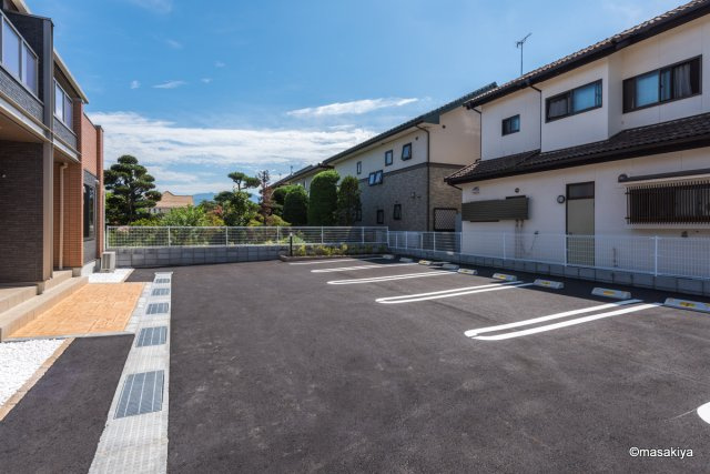 ノーチェの駐車場