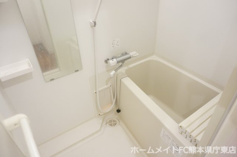 熊本市東区保田窪５丁目のアパートの浴室