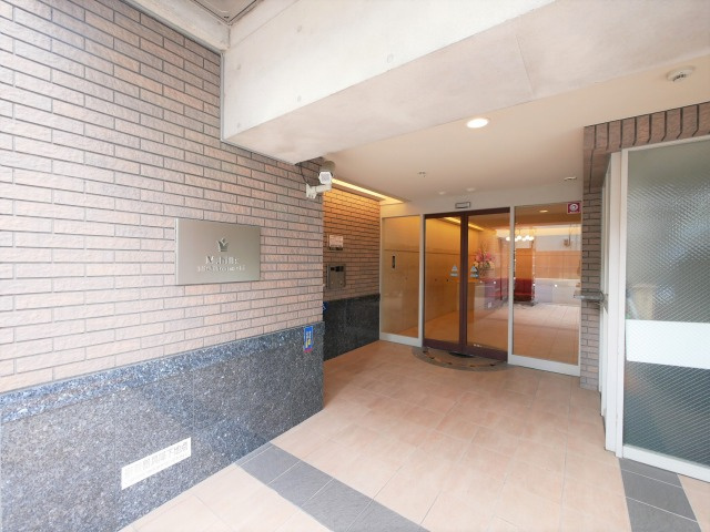 M.hills西本町のエントランス