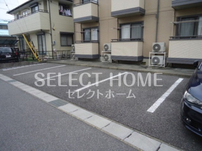 【駐車場】 | ジュネスヴィラージュ | 駐車スペースもあります