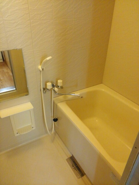 プログレス Bの浴室