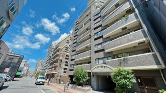 【外観】 | 六本松駅・別府駅が徒歩5分♪お買い物にも便利な立地です♪フルリノベーション完了済みでいつでもご内覧可能です。