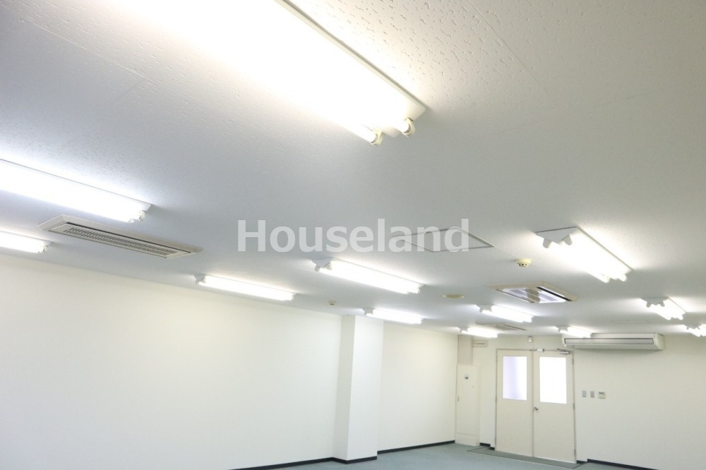 ファーストビル5Fの内装