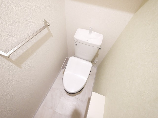 アメニティフォレストＣのトイレ|清潔感のあるトイレです