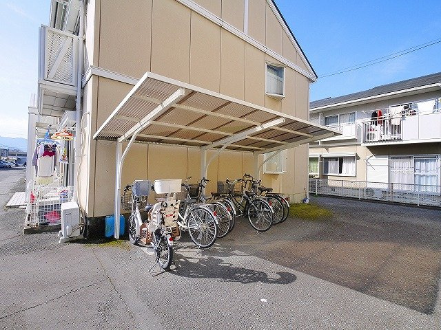 アメニティフォレストＣのその他共用部分|自転車もしっかり駐車できます！