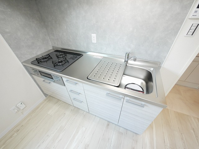 アメニティフォレストＣのキッチン|お料理しやすいキッチンです