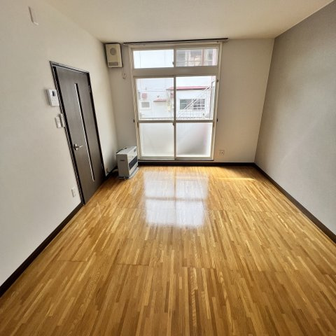 グランファミール鹿島の居間・リビング